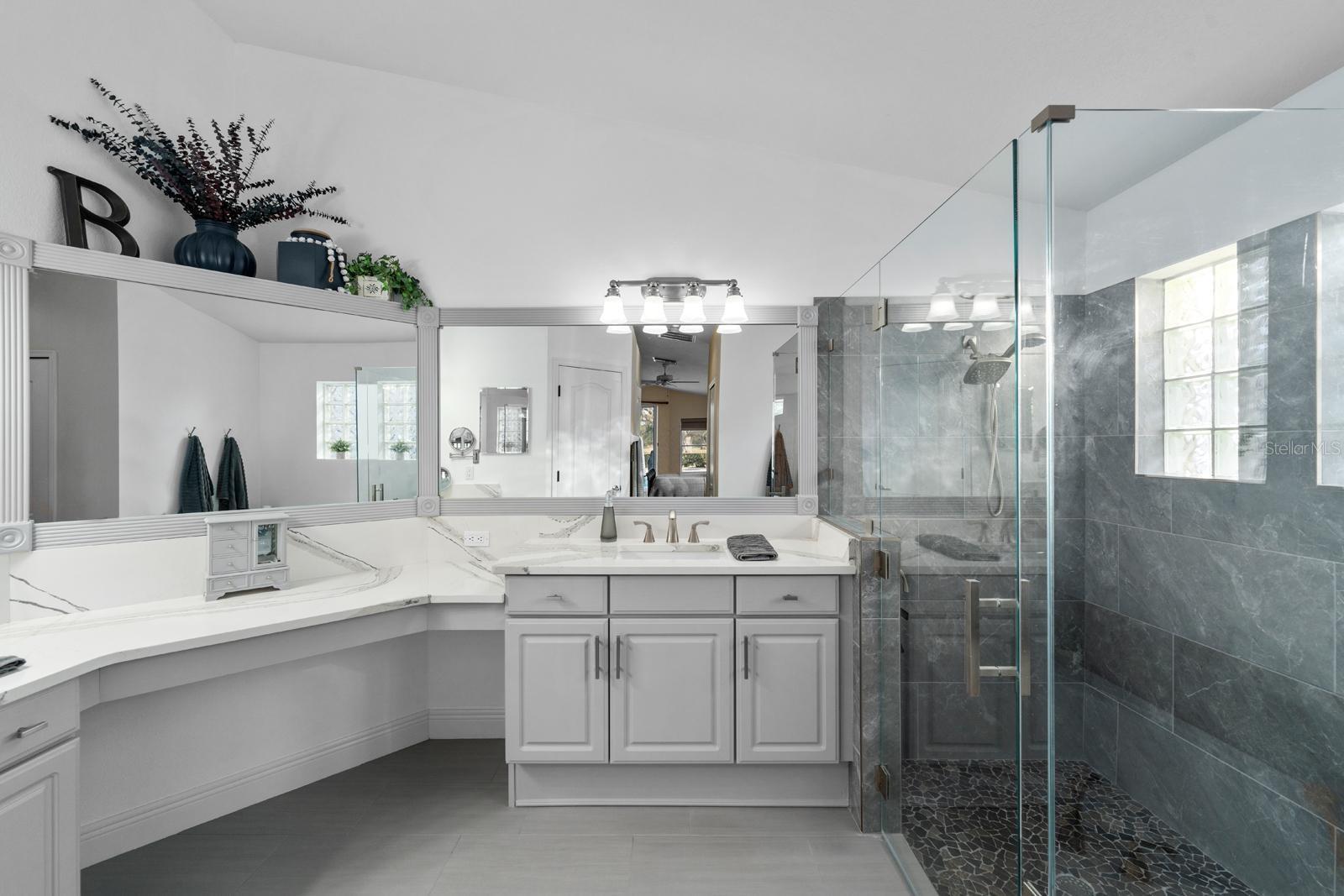 2102 GOLF MANOR BLVD, VALRICO, FL, 33596
