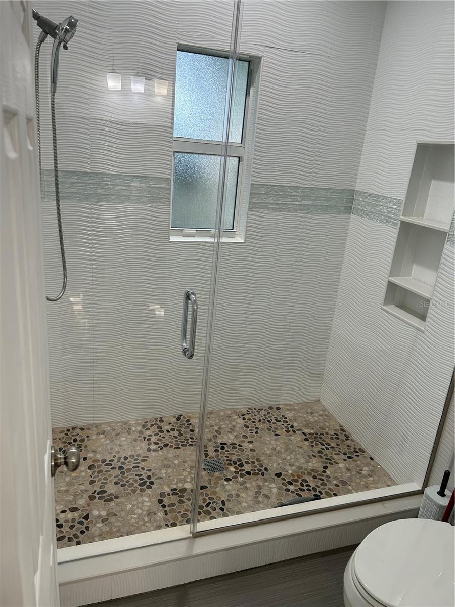 8006 N ROME AVE, TAMPA, FL, 33604