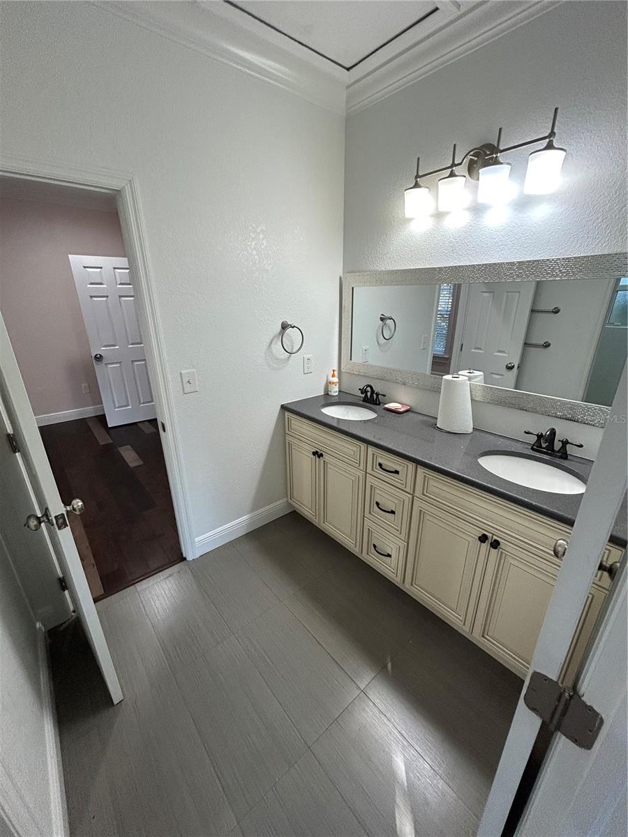 8006 N ROME AVE, TAMPA, FL, 33604