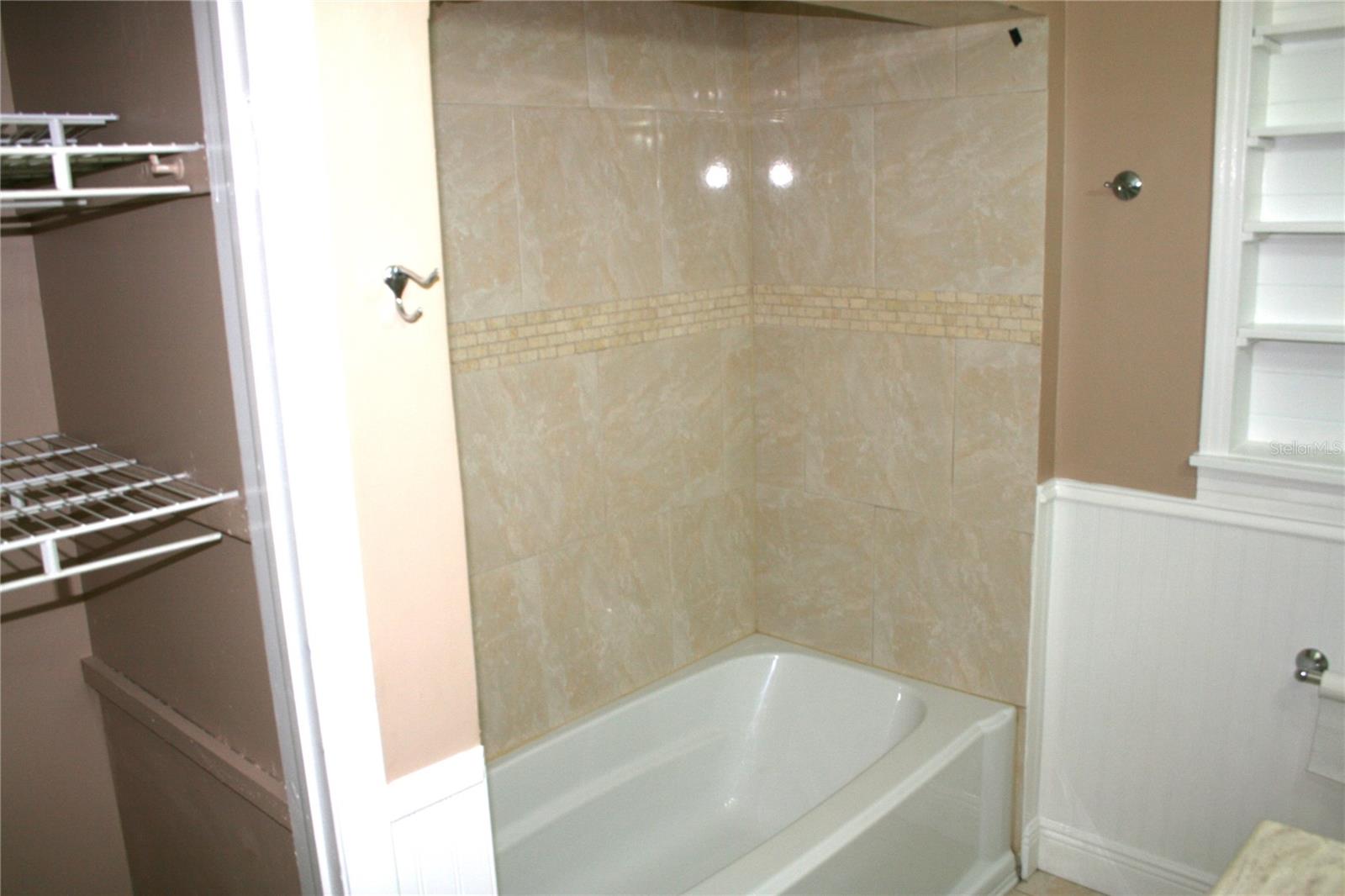 8006 N ROME AVE, TAMPA, FL, 33604