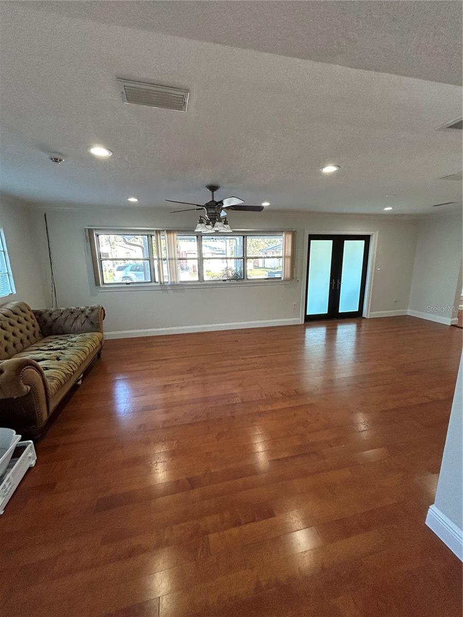 8006 N ROME AVE, TAMPA, FL, 33604