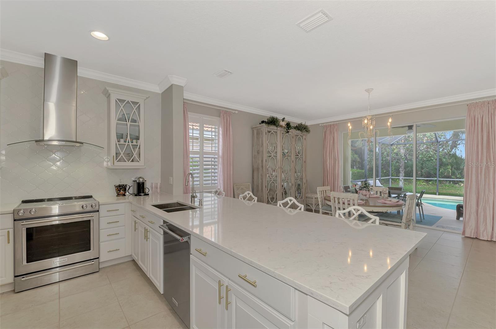 2136 MESIC HAMMOCK WAY, VENICE, FL, 34292