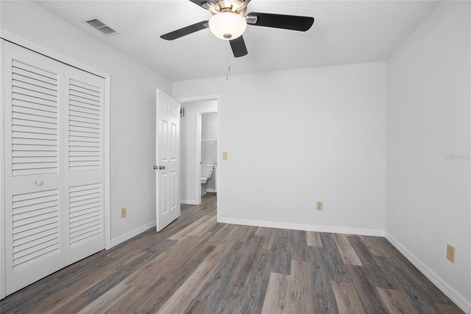 951 N THORPE AVE, ORANGE CITY, FL, 32763