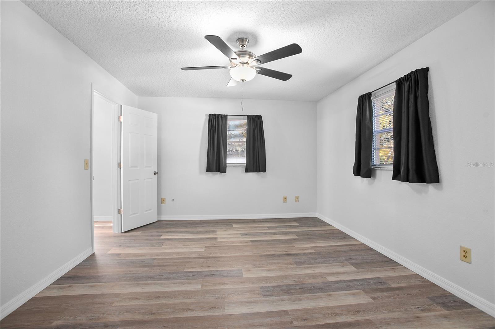 951 N THORPE AVE, ORANGE CITY, FL, 32763
