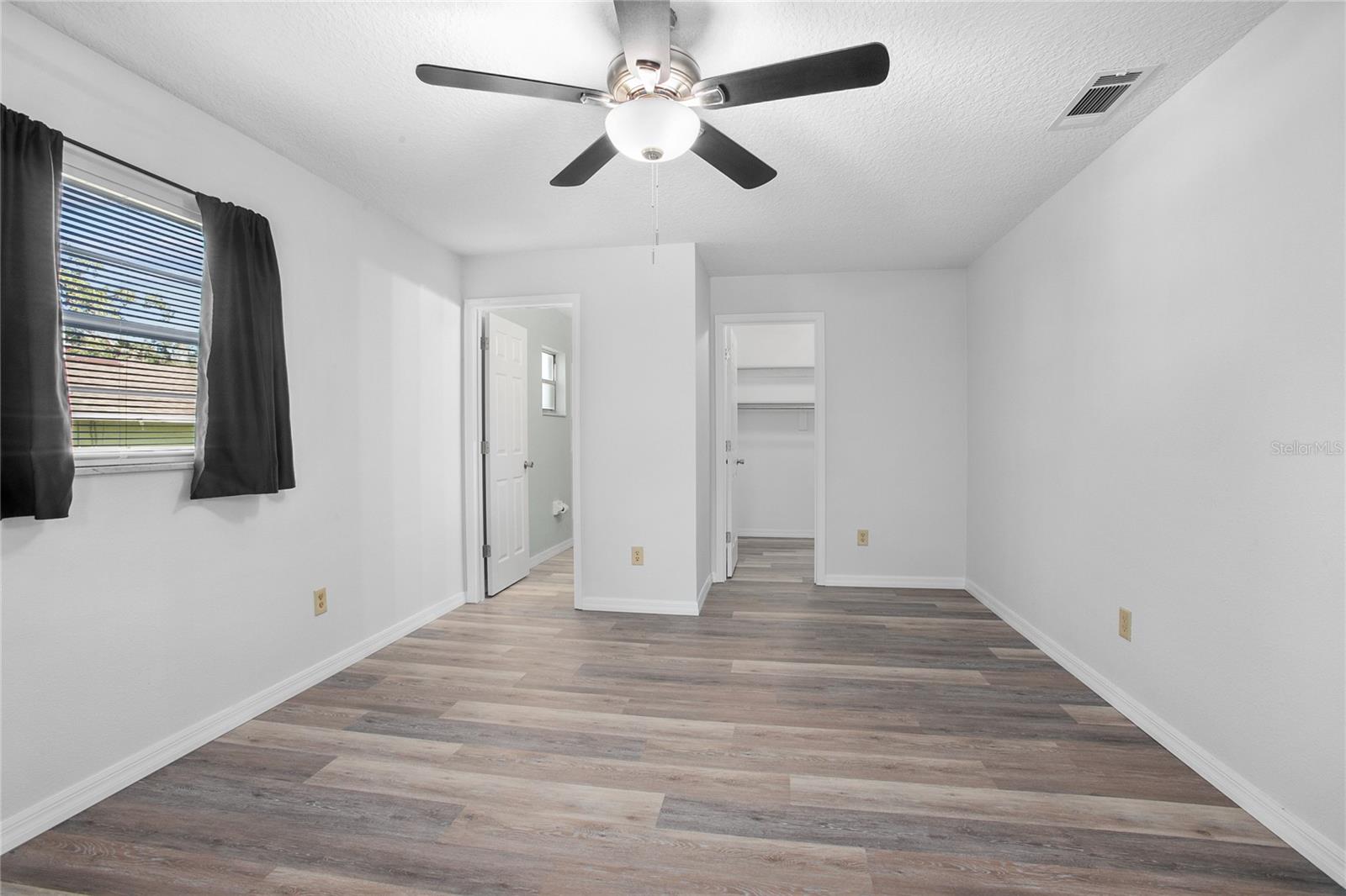 951 N THORPE AVE, ORANGE CITY, FL, 32763