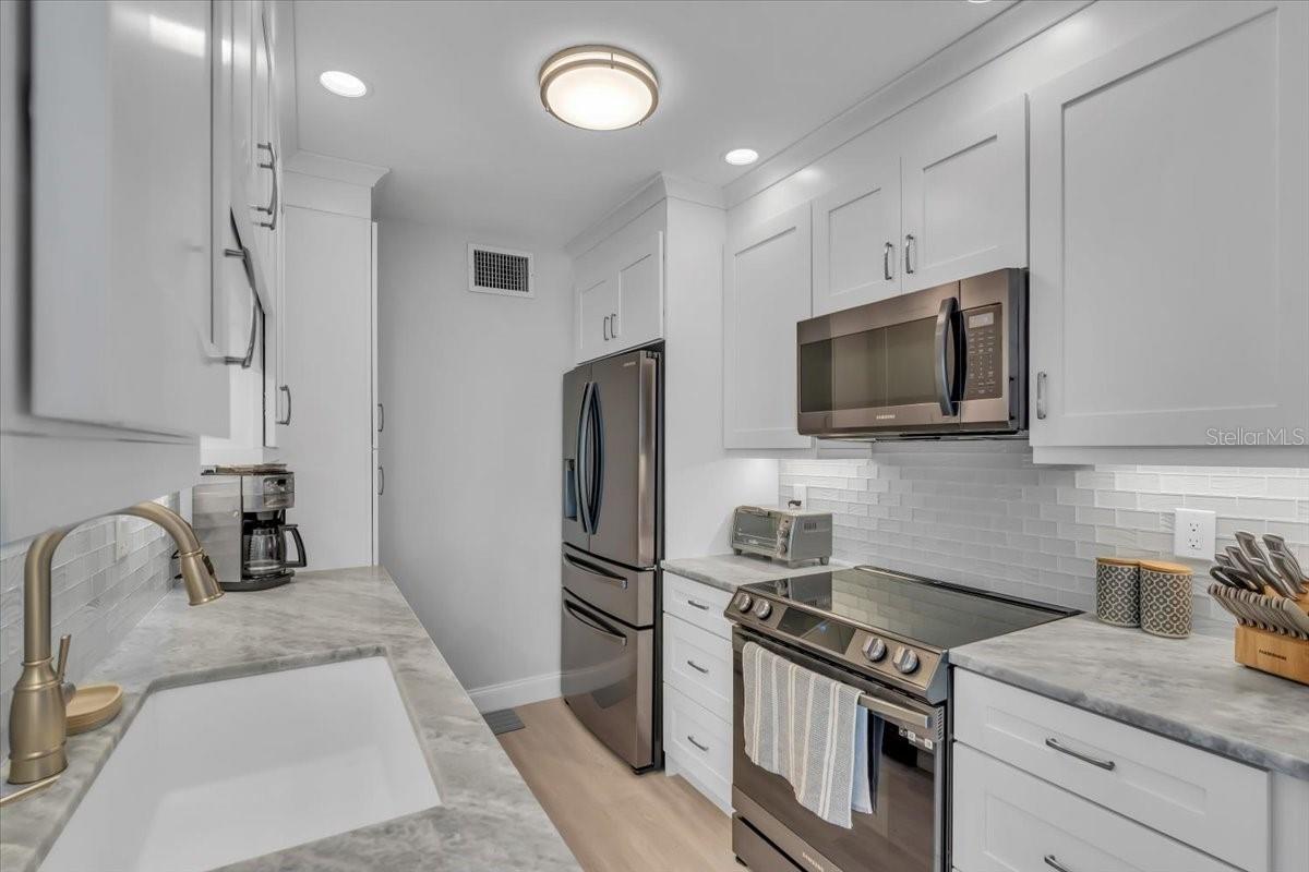 1555 TARPON CENTER DR #238, VENICE, FL, 34285