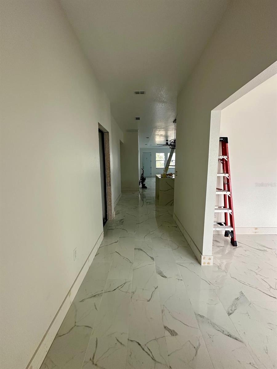 8206 N MARKS ST, TAMPA, FL, 33604