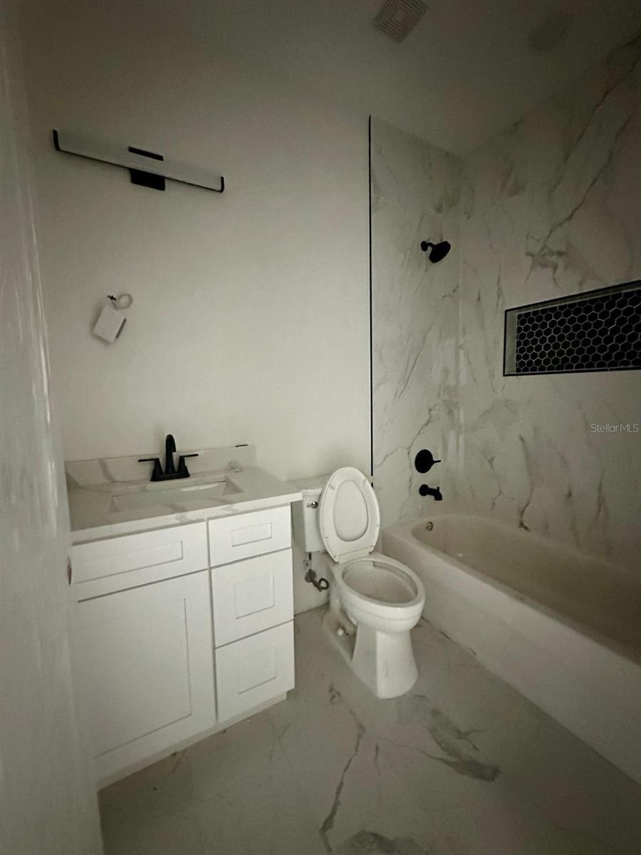 8206 N MARKS ST, TAMPA, FL, 33604