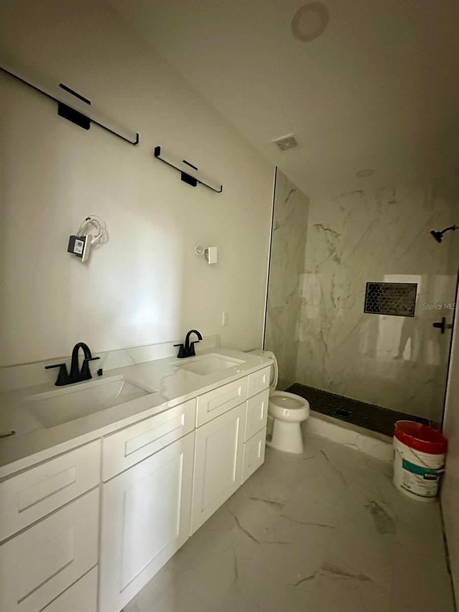 8206 N MARKS ST, TAMPA, FL, 33604