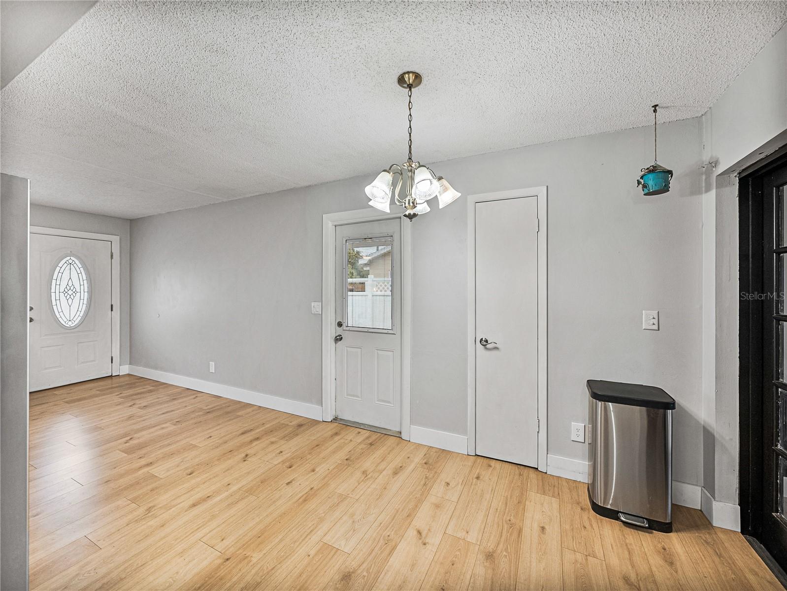 2104 W OKALOOSA AVE, TAMPA, FL, 33604