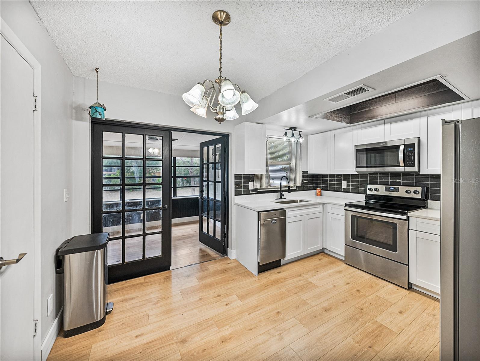 2104 W OKALOOSA AVE, TAMPA, FL, 33604