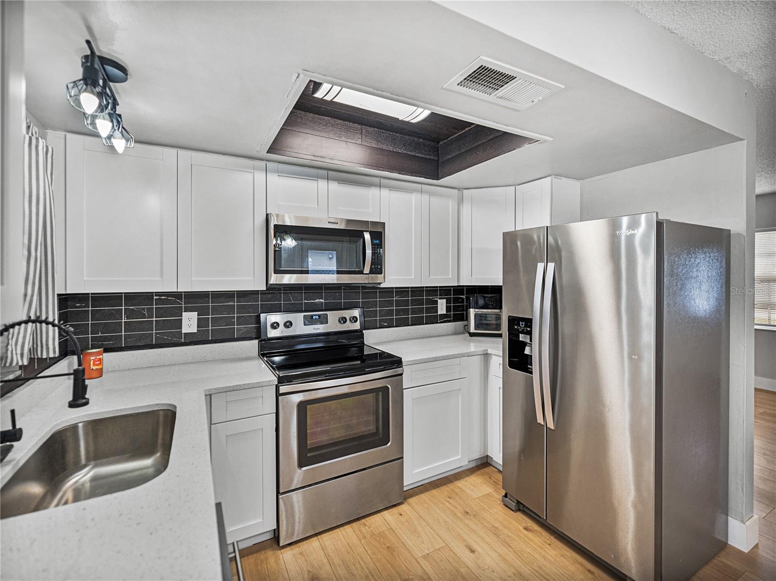2104 W OKALOOSA AVE, TAMPA, FL, 33604