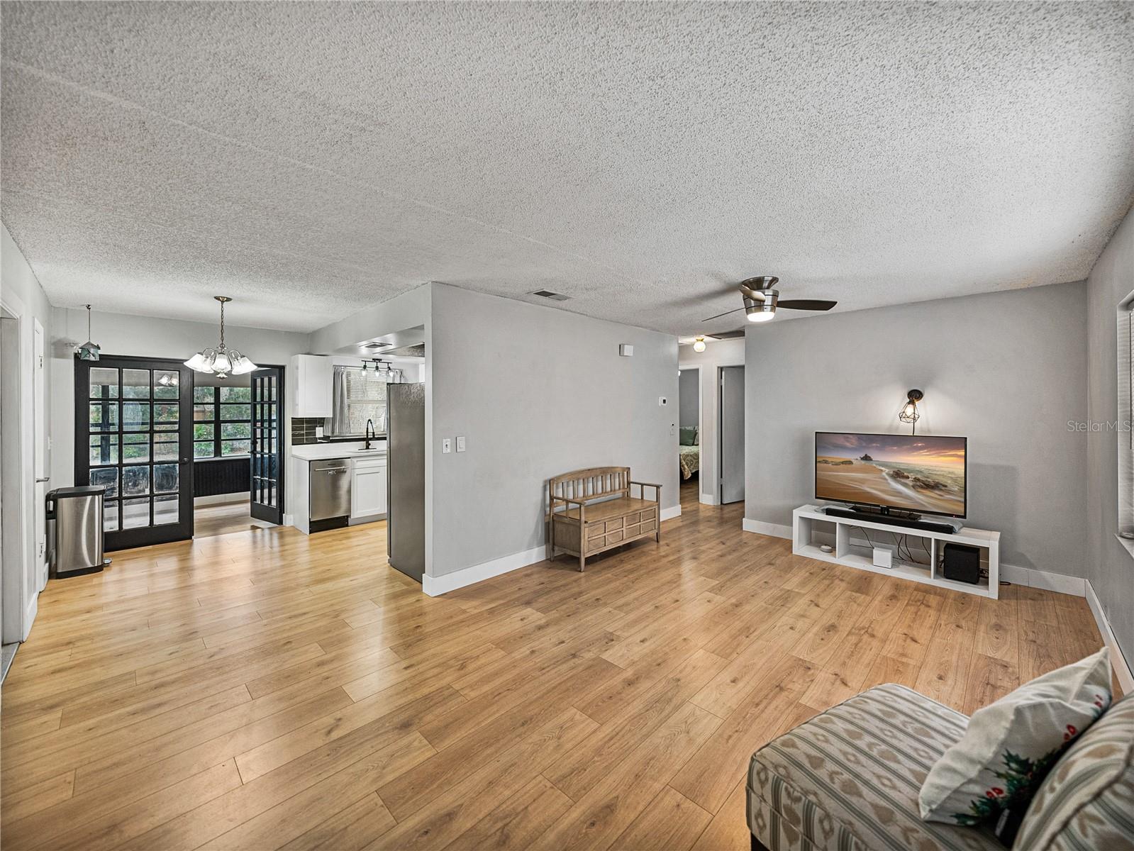 2104 W OKALOOSA AVE, TAMPA, FL, 33604