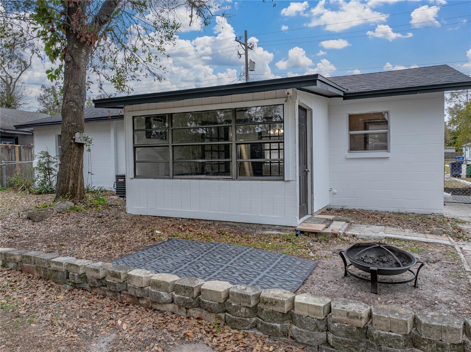2104 W OKALOOSA AVE, TAMPA, FL, 33604