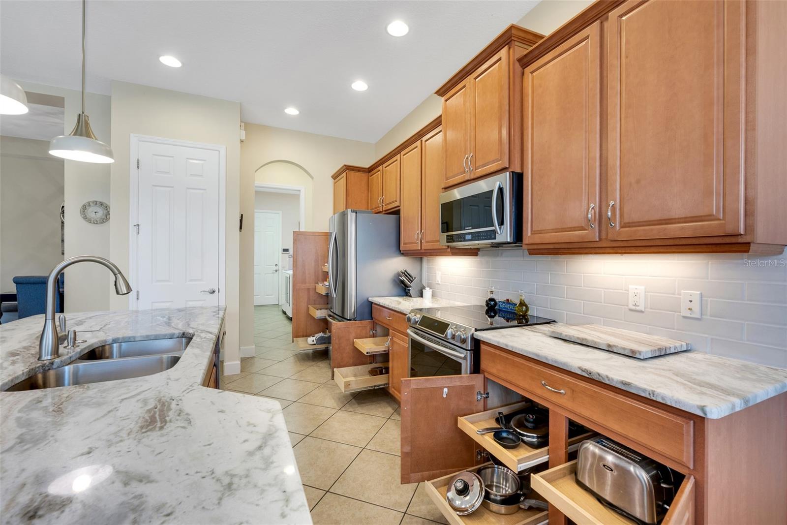 1649 EMERALD DUNES DR, SUN CITY CENTER, FL, 33573