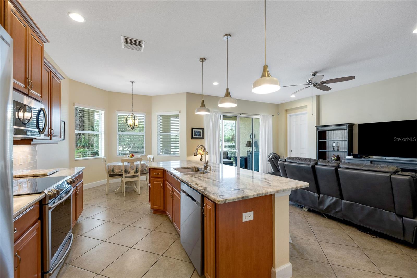 1649 EMERALD DUNES DR, SUN CITY CENTER, FL, 33573