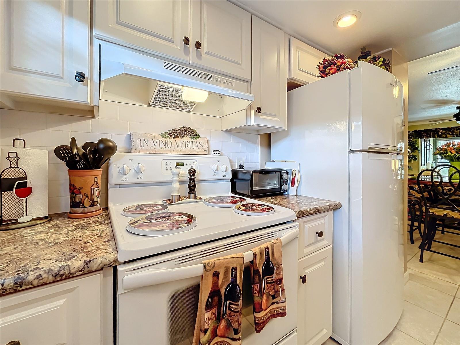 2750 E BAY DR #3B, LARGO, FL, 33771