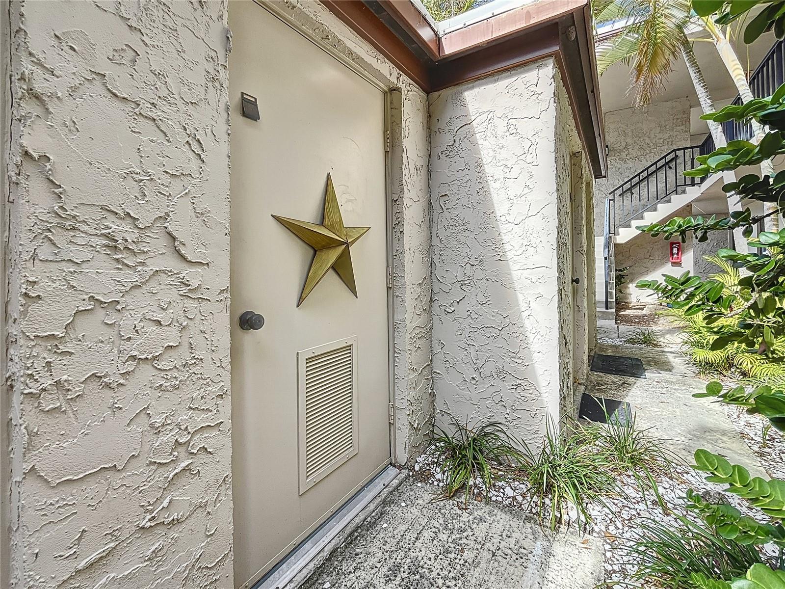 2750 E BAY DR #3B, LARGO, FL, 33771