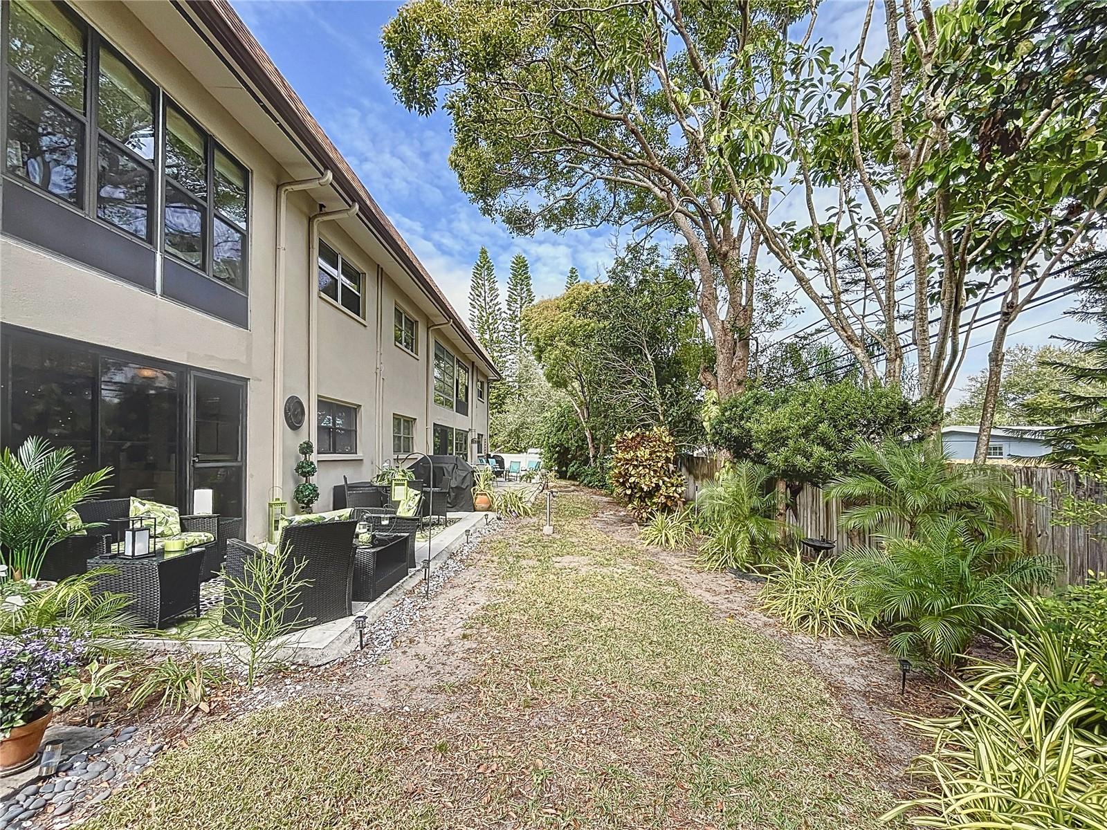 2750 E BAY DR #3B, LARGO, FL, 33771