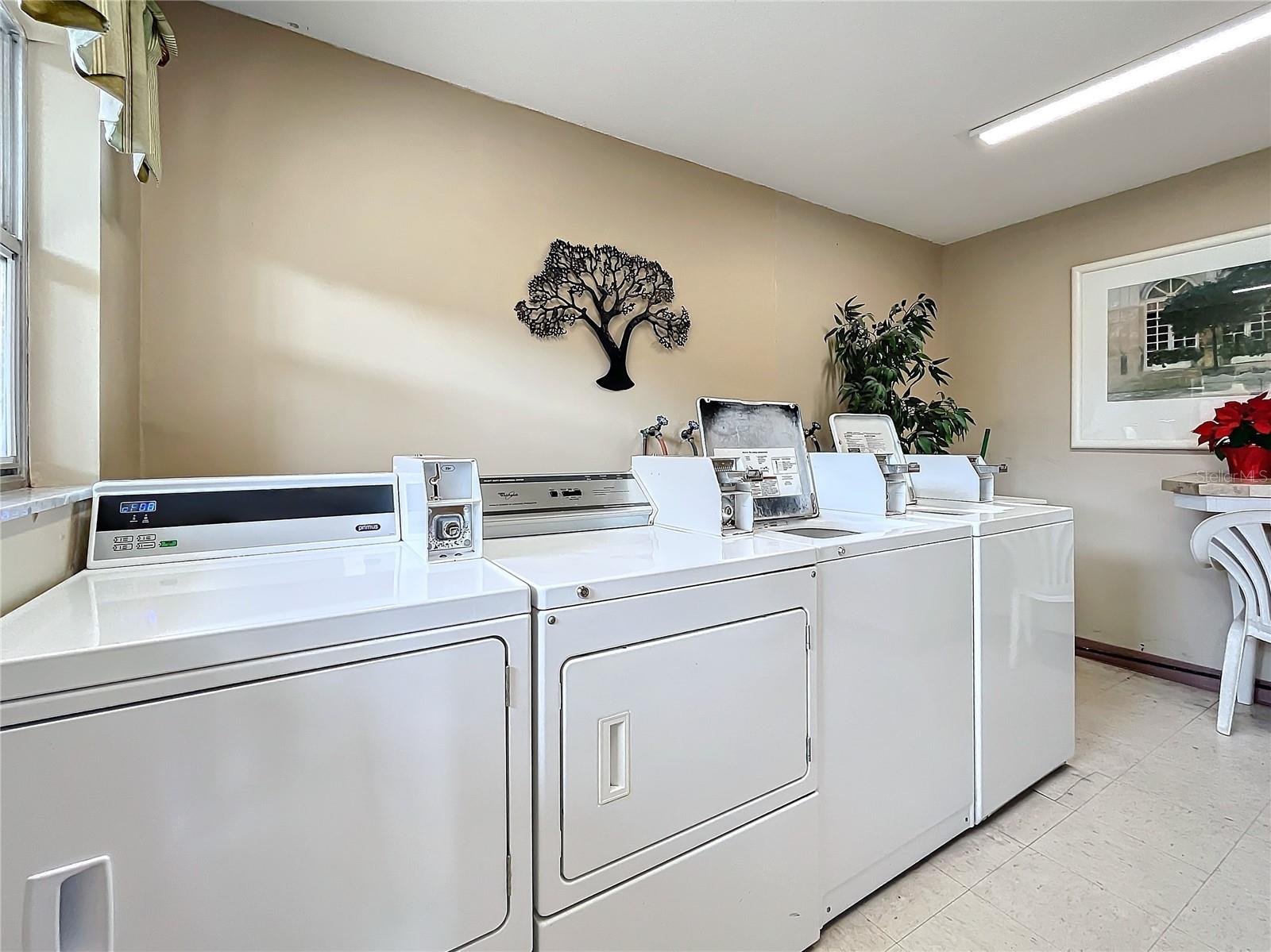 2750 E BAY DR #3B, LARGO, FL, 33771