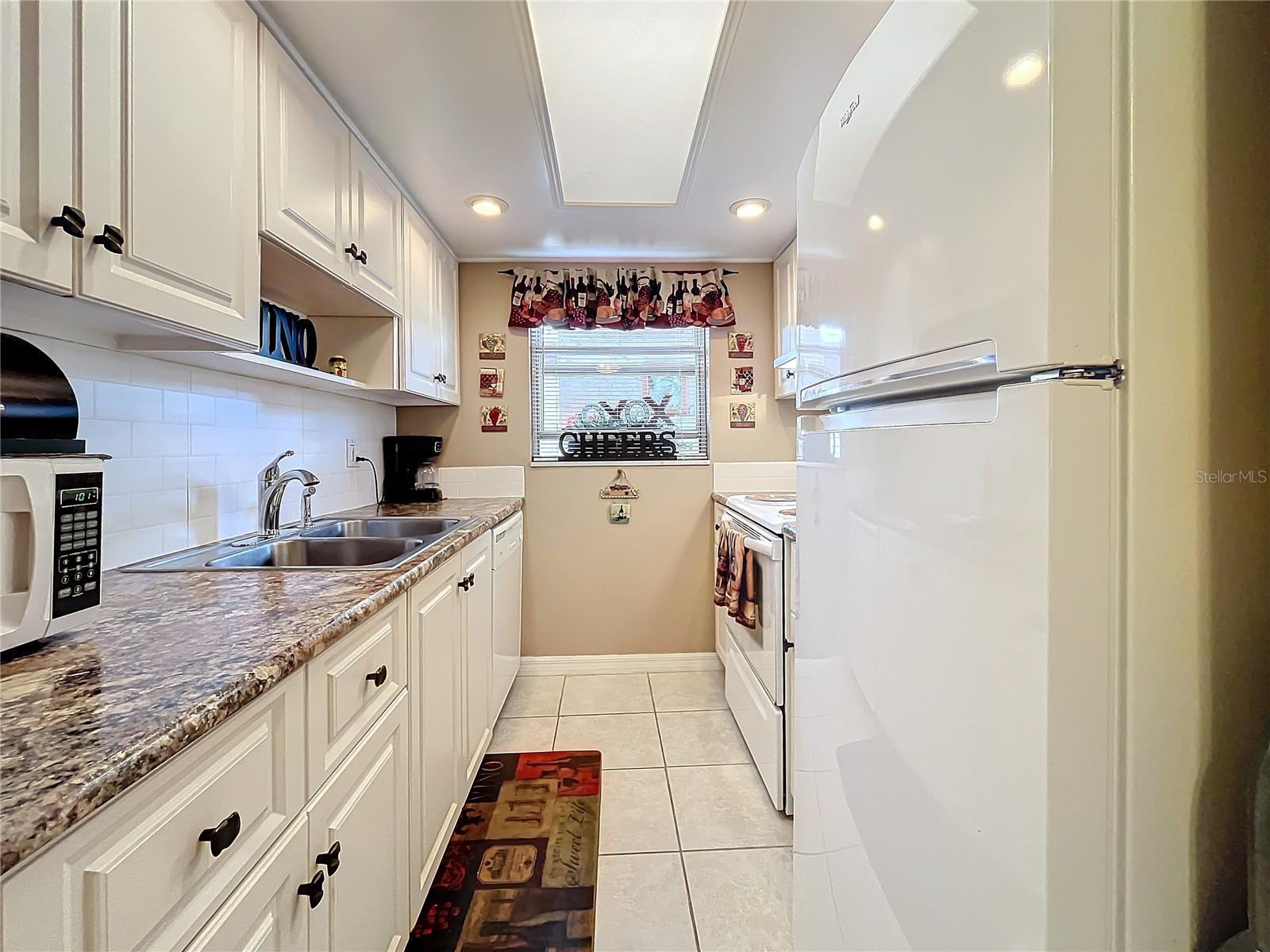 2750 E BAY DR #3B, LARGO, FL, 33771