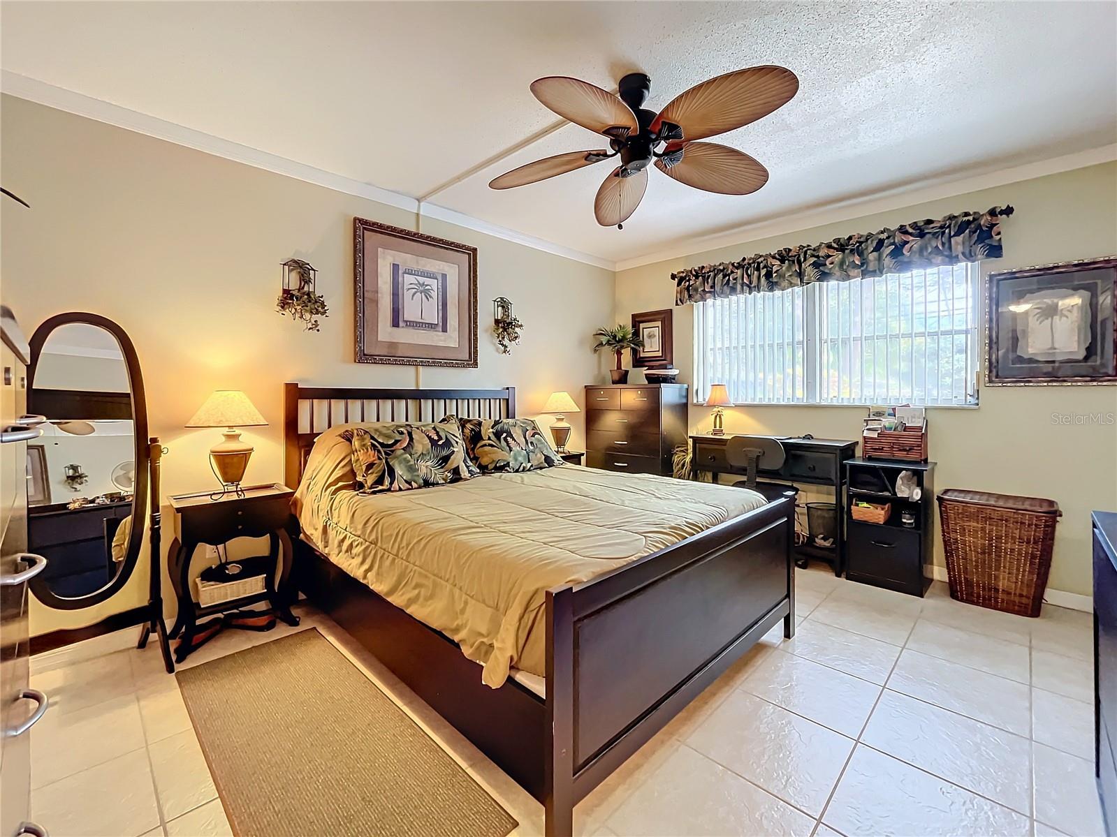 2750 E BAY DR #3B, LARGO, FL, 33771