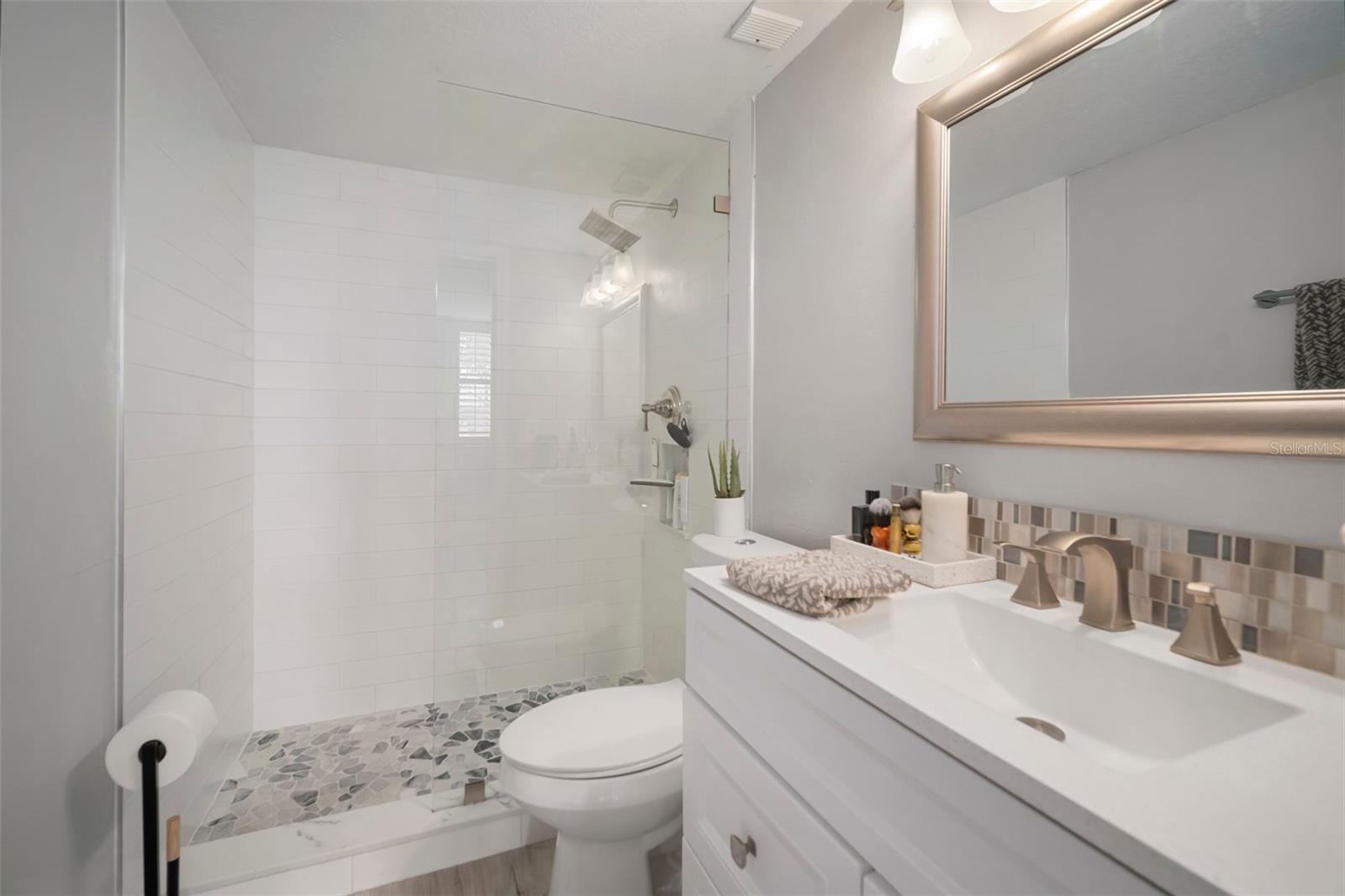 2424 W TAMPA BAY BLVD #L102, TAMPA, FL, 33607