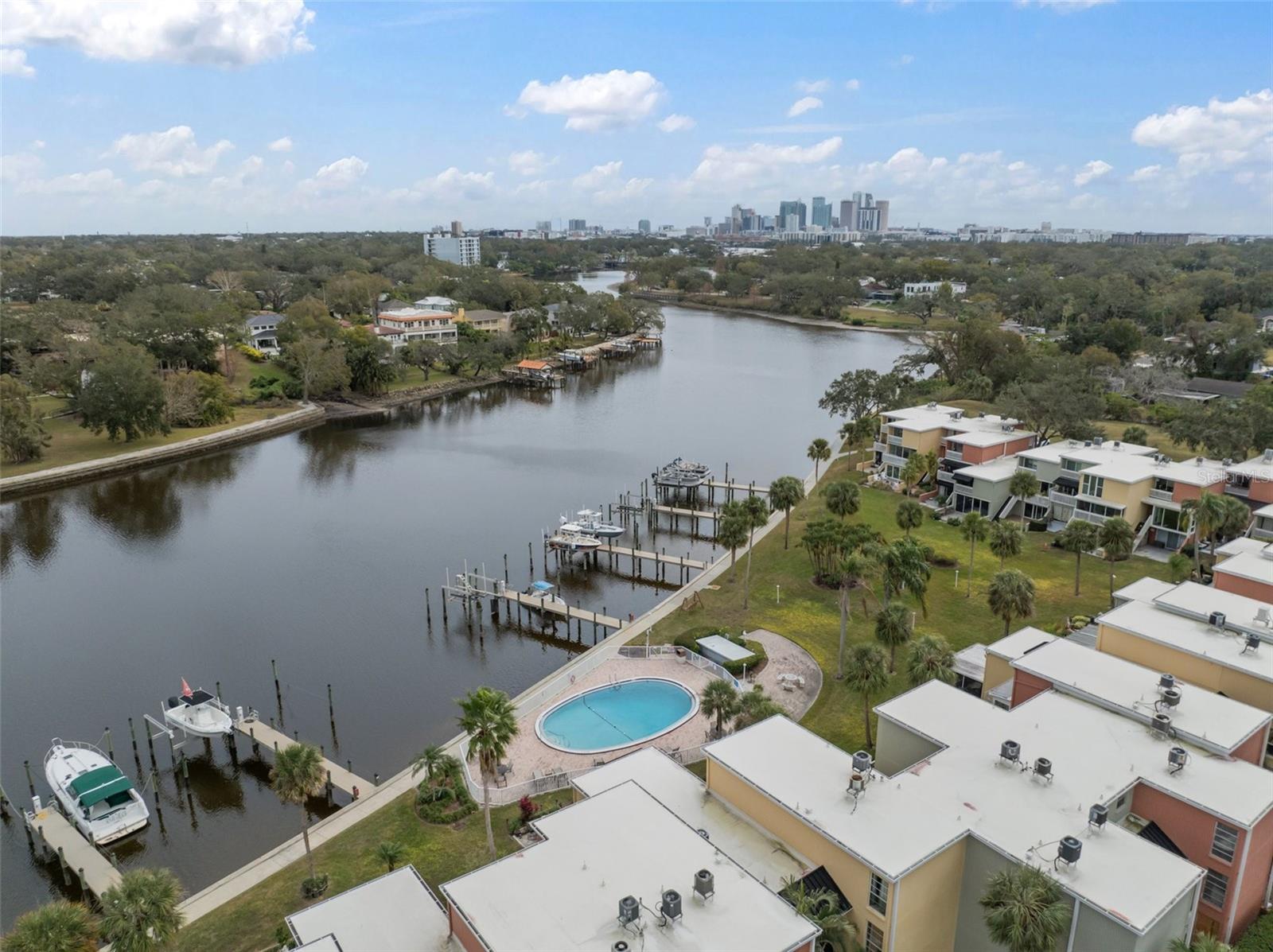 2424 W TAMPA BAY BLVD #L102, TAMPA, FL, 33607