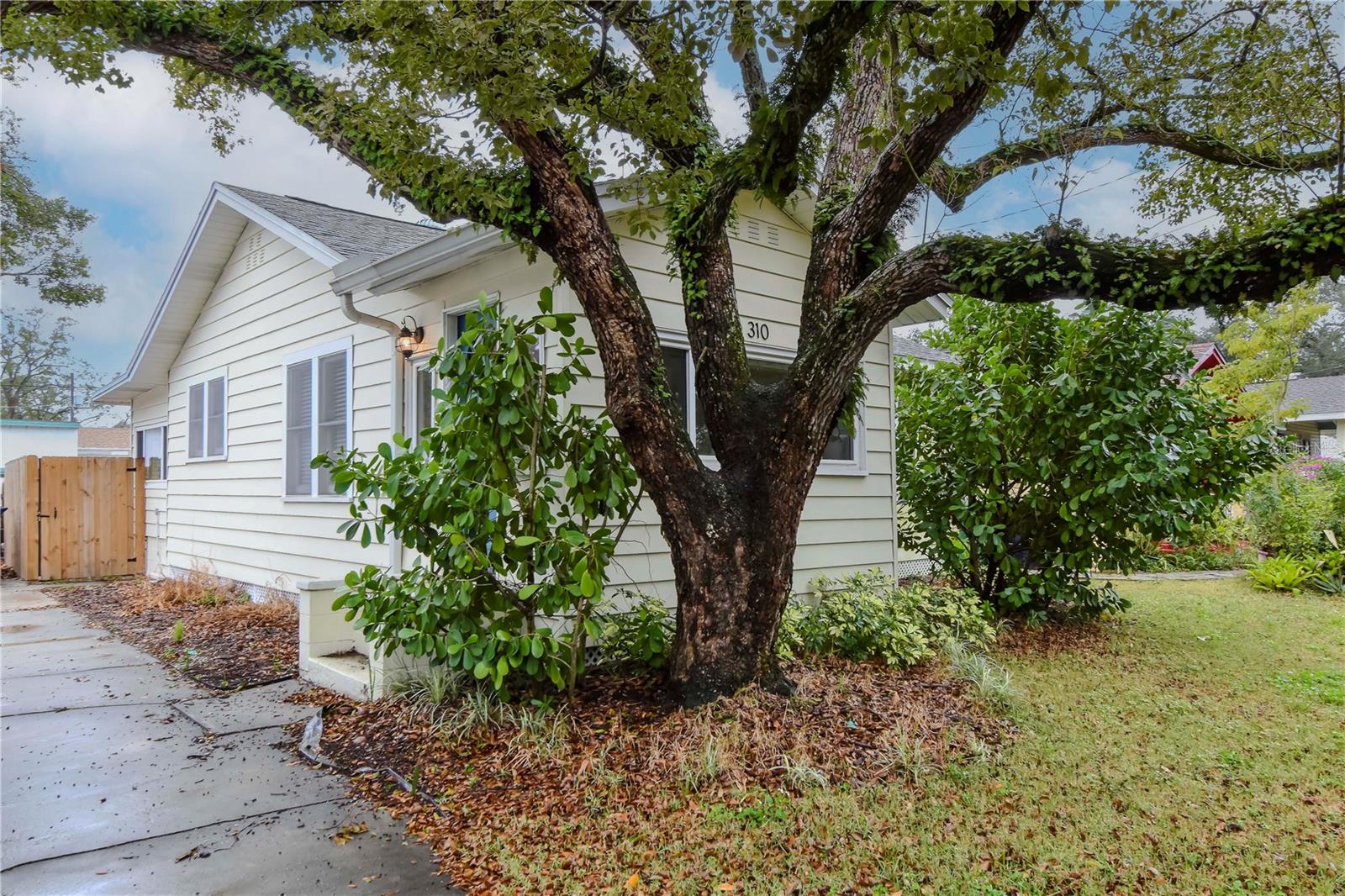 310 W HILDA ST, TAMPA, FL, 33603