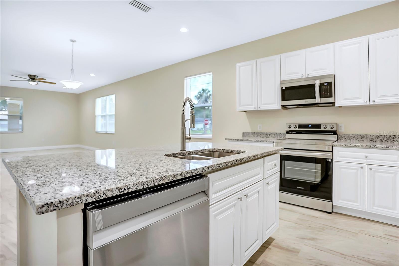 1101 S ADELLE AVE, DELAND, FL, 32720