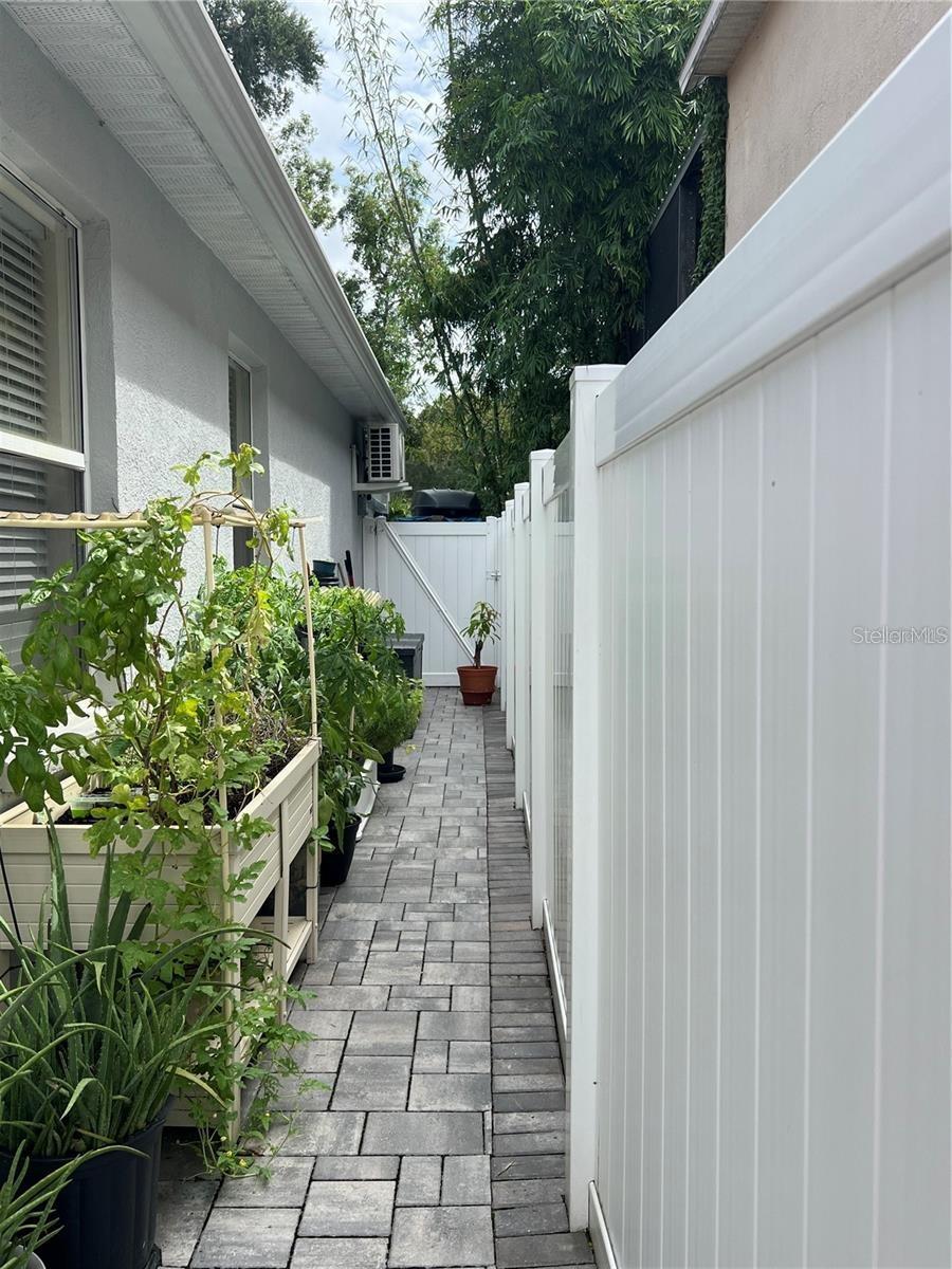 11719 MANGO GROVES BLVD, SEFFNER, FL, 33584