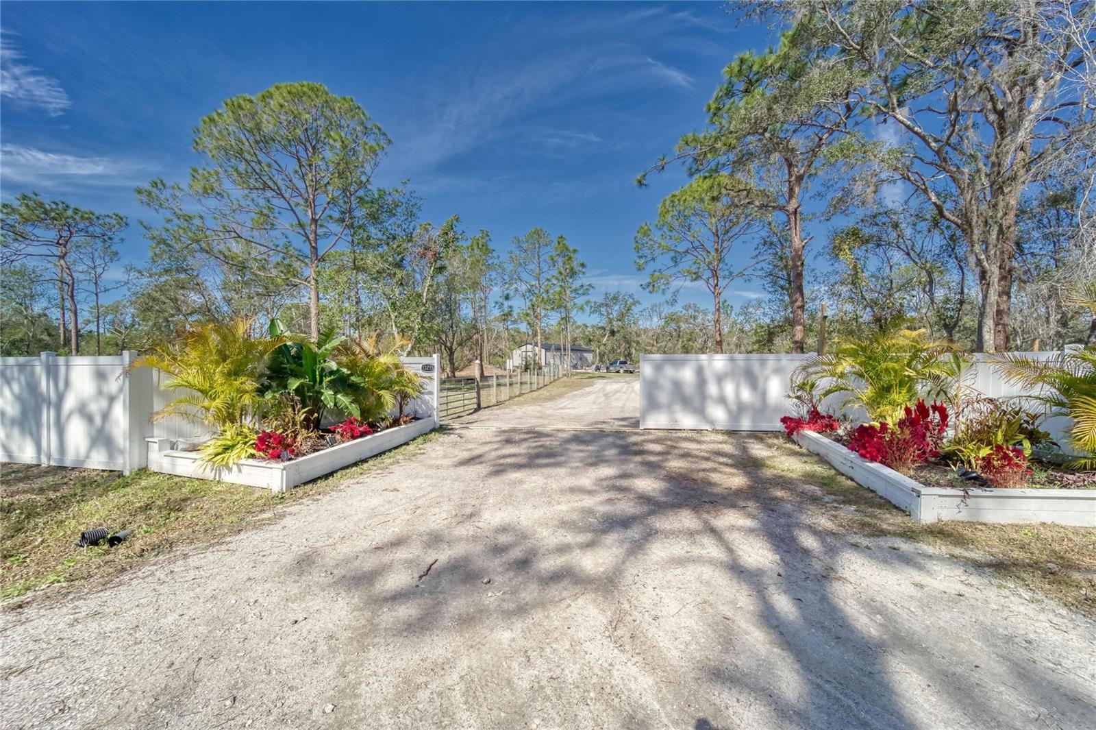 13215 SEMINOLE TRL, WIMAUMA, FL, 33598