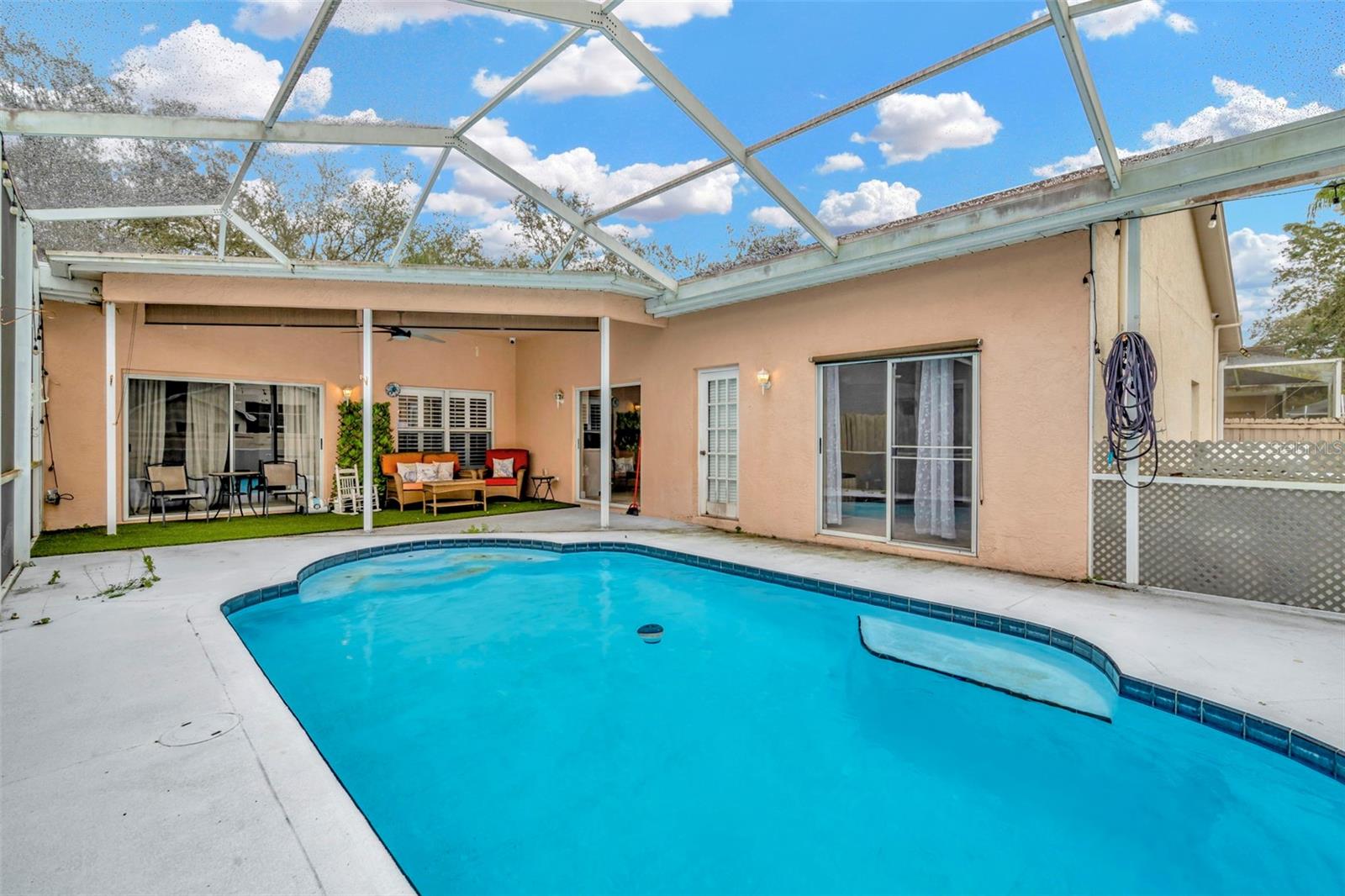 9311 HAMPSHIRE PARK DR, TAMPA, FL, 33647