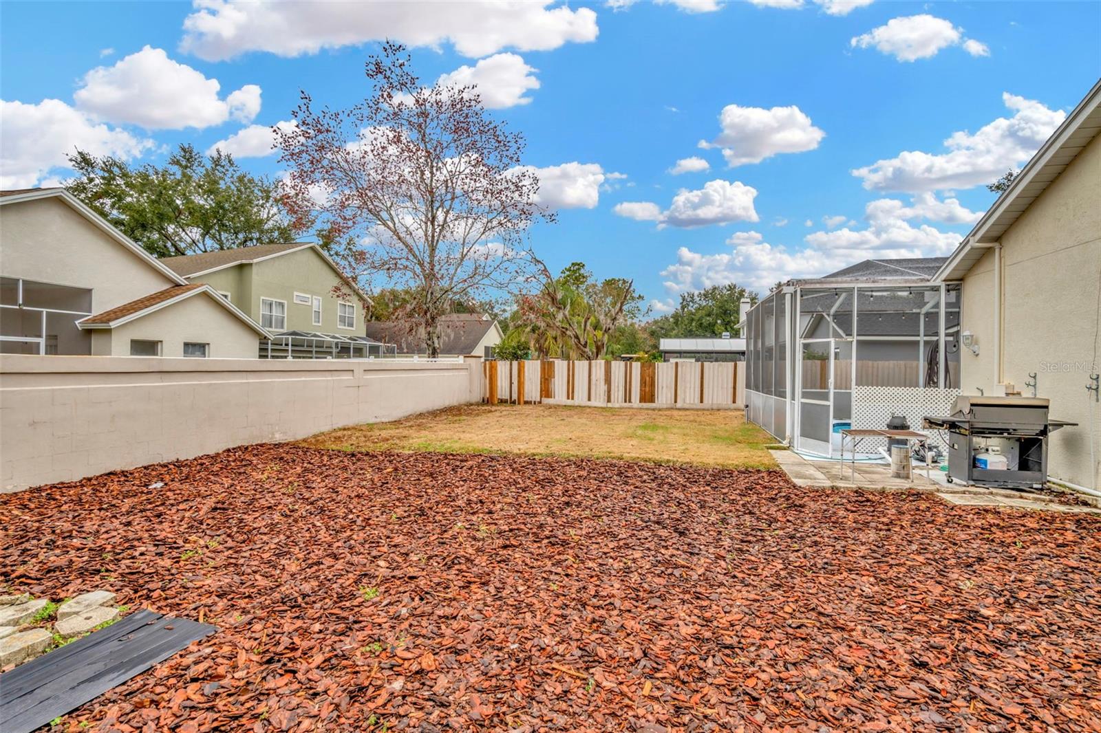 9311 HAMPSHIRE PARK DR, TAMPA, FL, 33647