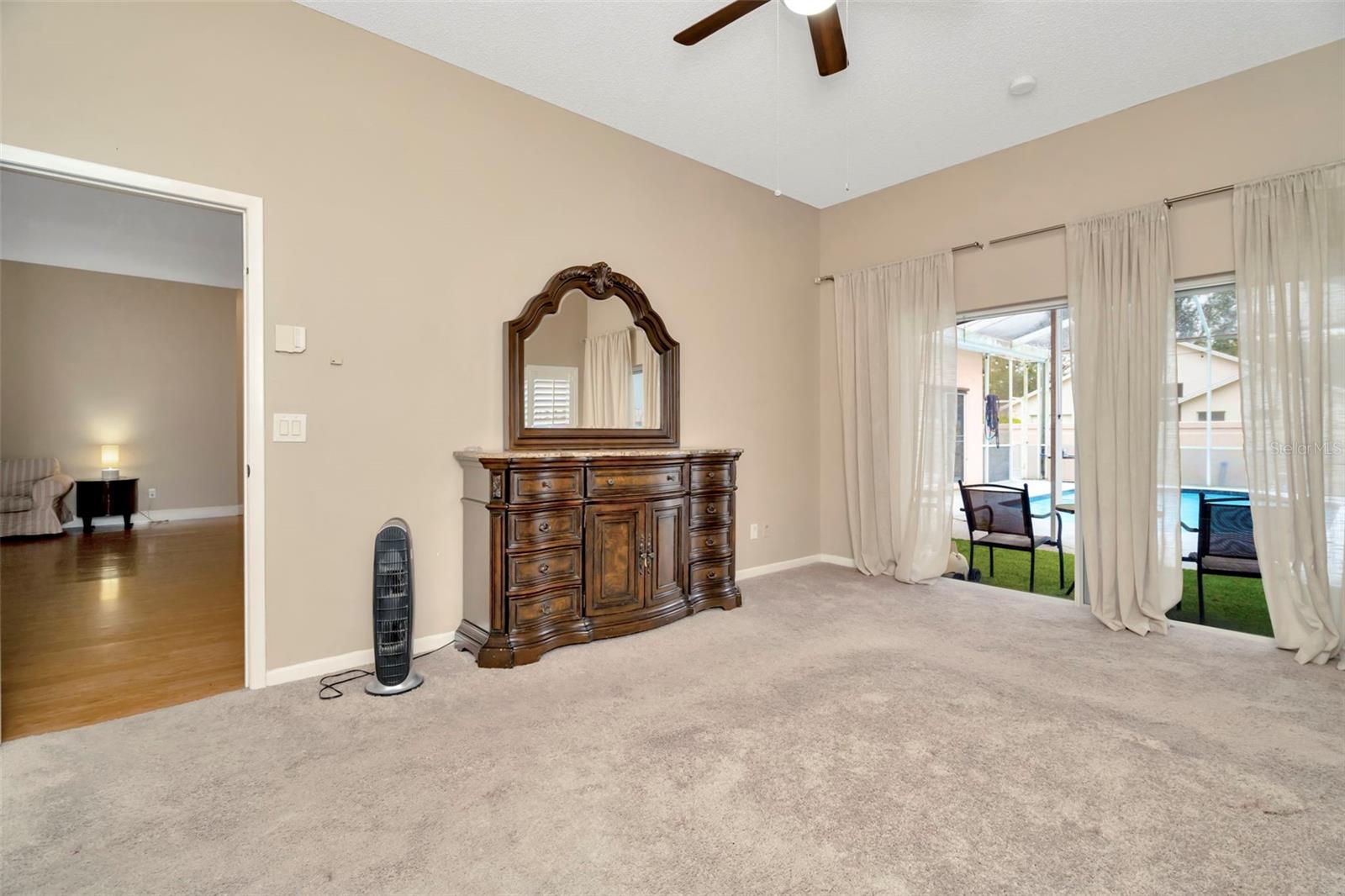 9311 HAMPSHIRE PARK DR, TAMPA, FL, 33647