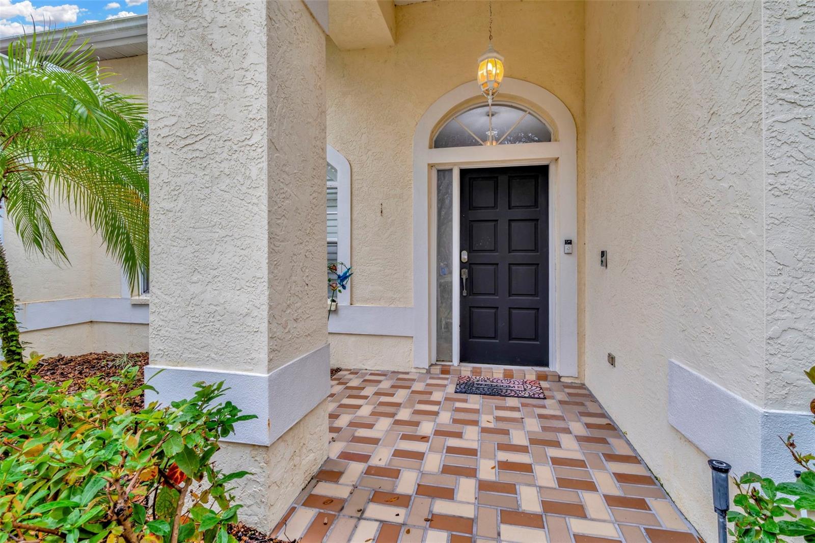 9311 HAMPSHIRE PARK DR, TAMPA, FL, 33647