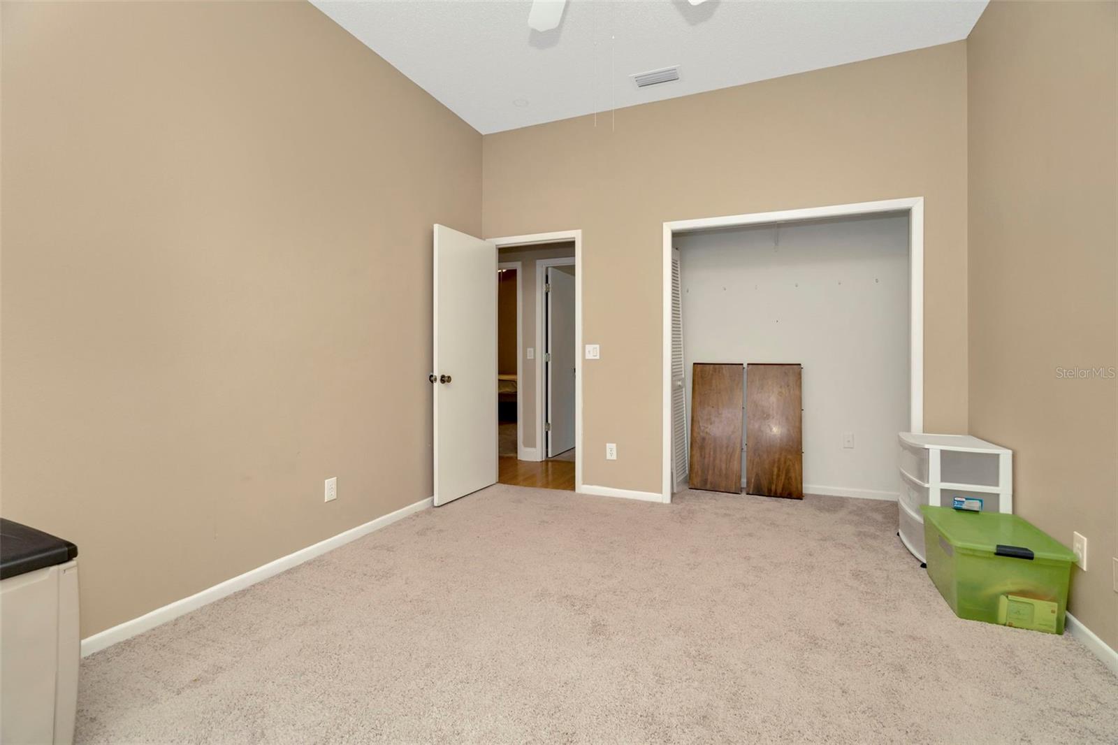 9311 HAMPSHIRE PARK DR, TAMPA, FL, 33647