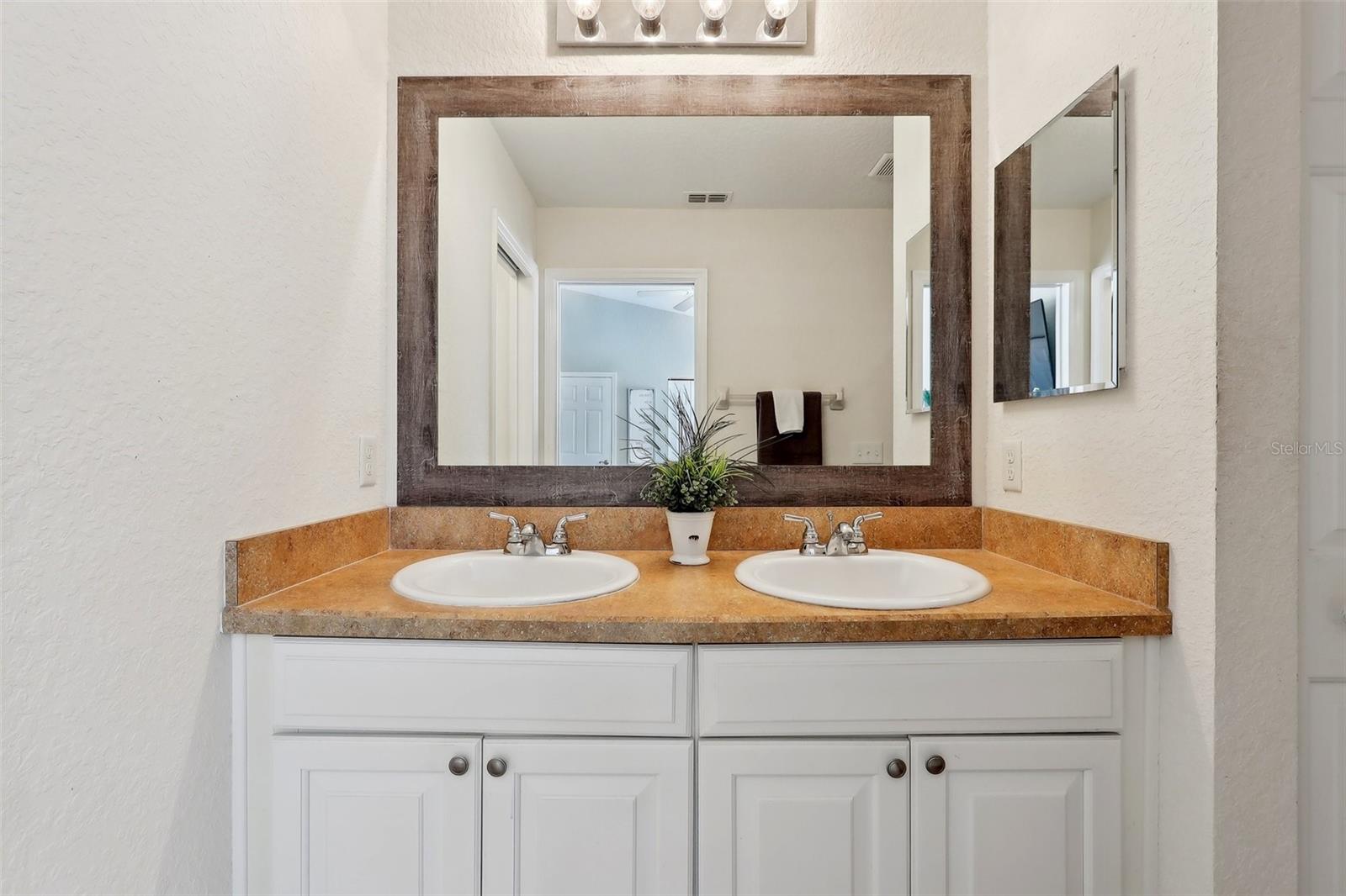 12306 NE 48TH WAY, OXFORD, FL, 34484