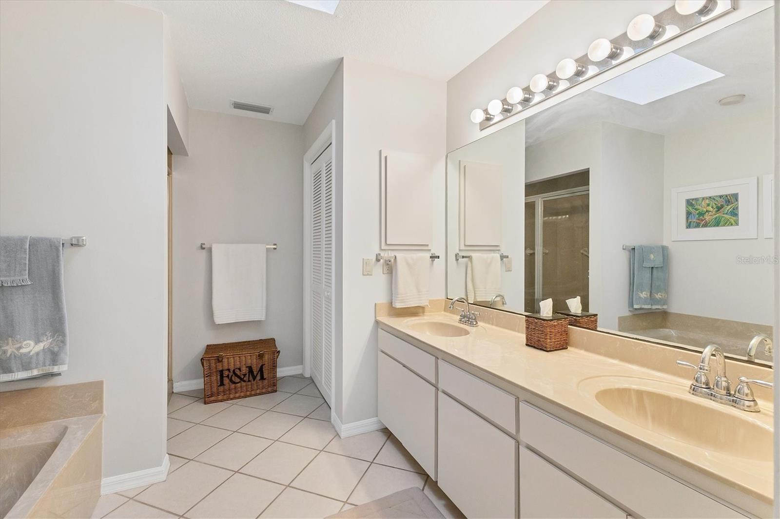 10 WINDWARD CT, PLACIDA, FL, 33946