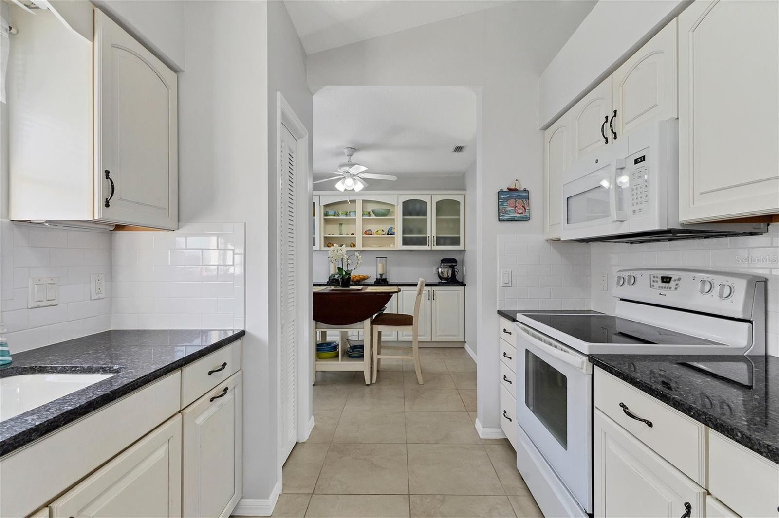 10 WINDWARD CT, PLACIDA, FL, 33946