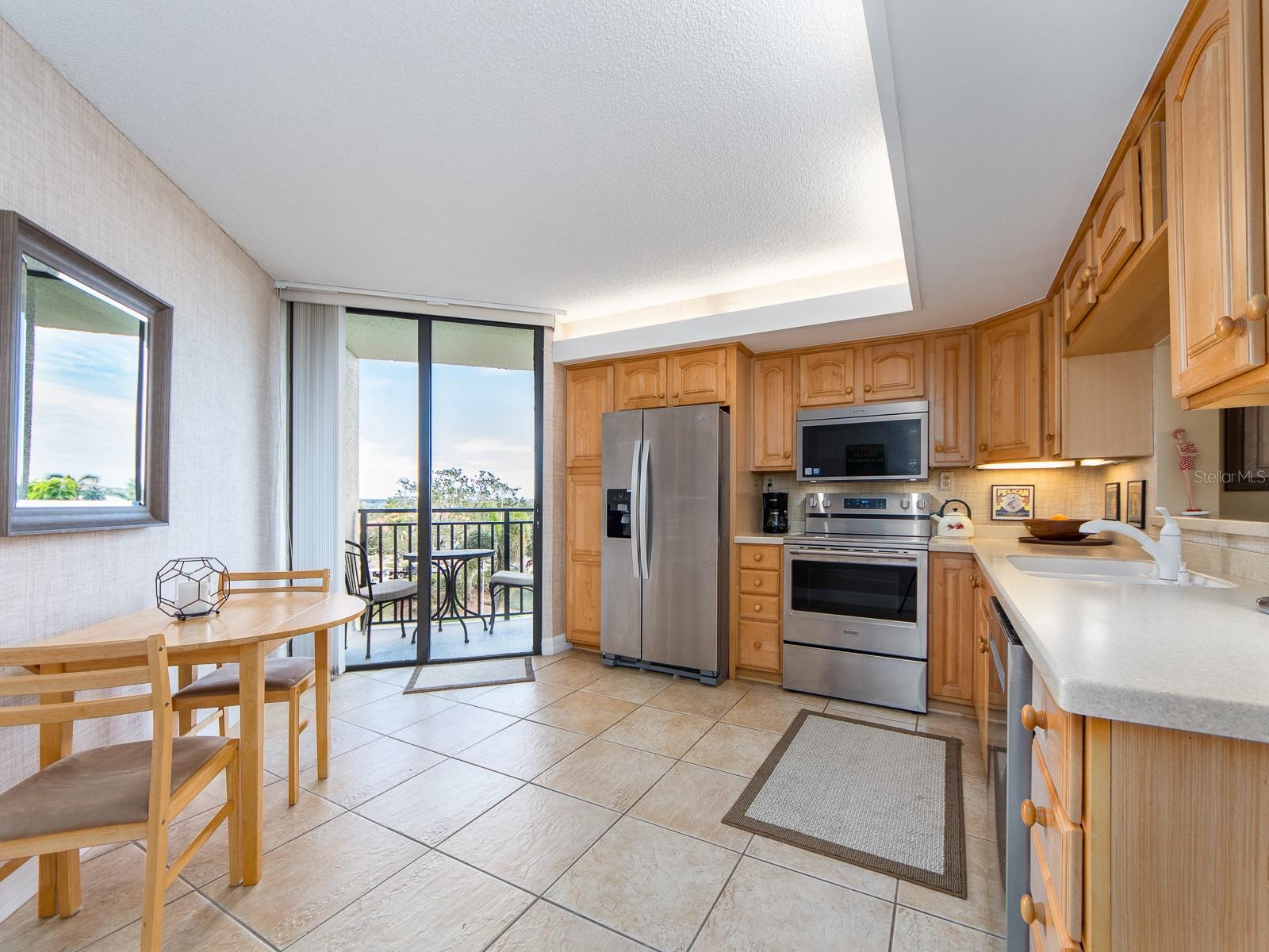 690 ISLAND WAY #410, CLEARWATER BEACH, FL, 33767