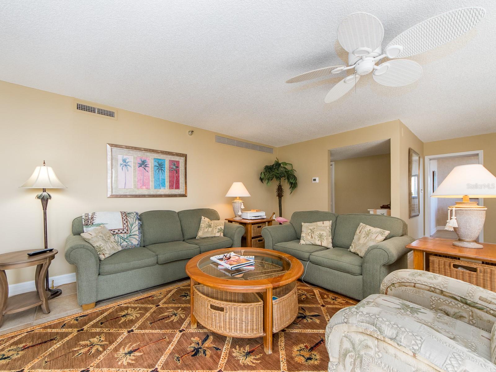 690 ISLAND WAY #410, CLEARWATER BEACH, FL, 33767