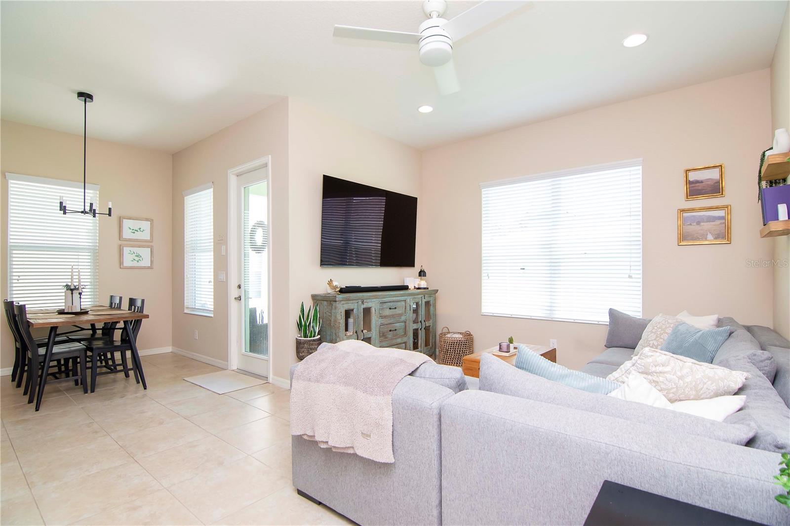 11125 WINTHROP LAKE DR, RIVERVIEW, FL, 33578