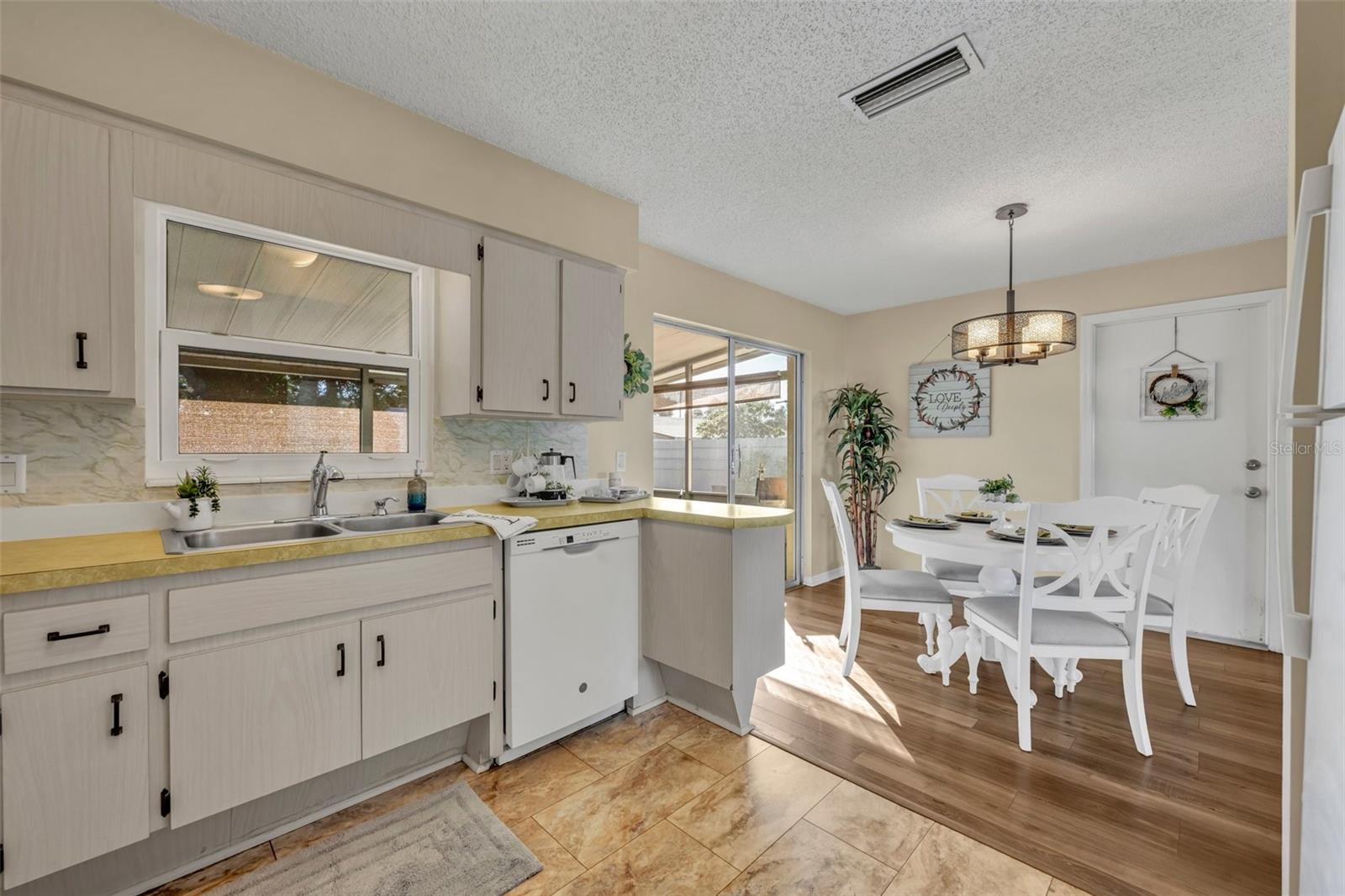 720 E IRIS DR, ORANGE CITY, FL, 32763