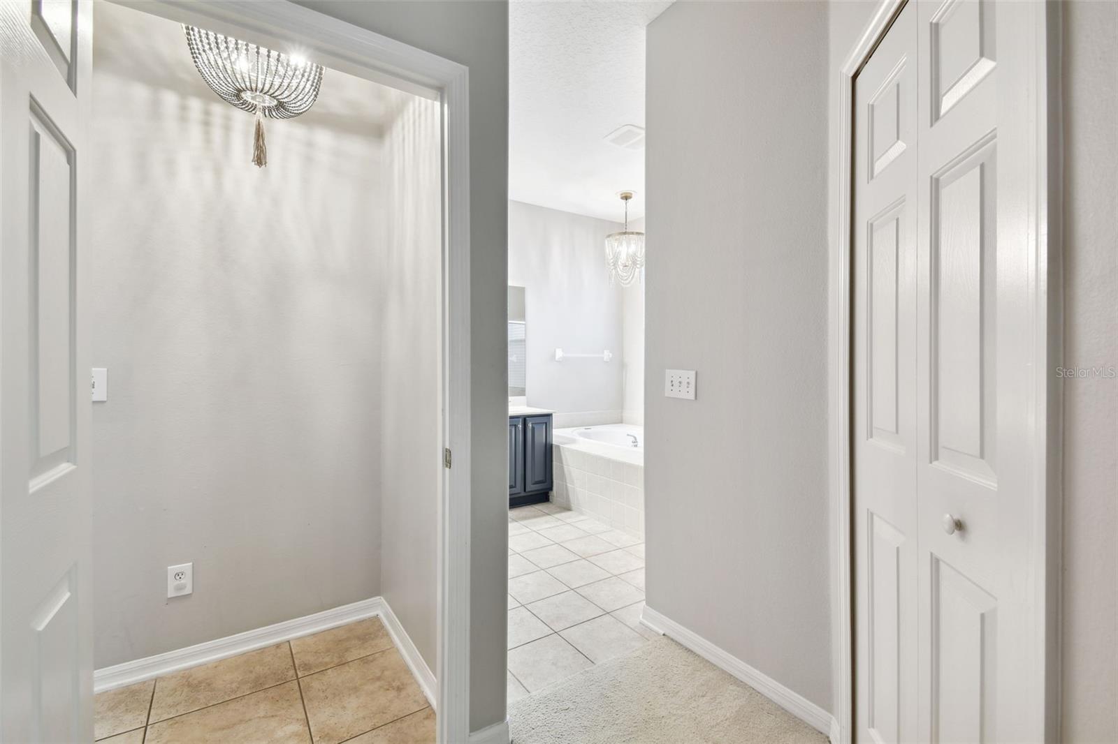 8106 KENDELWICK CT, TAMPA, FL, 33647