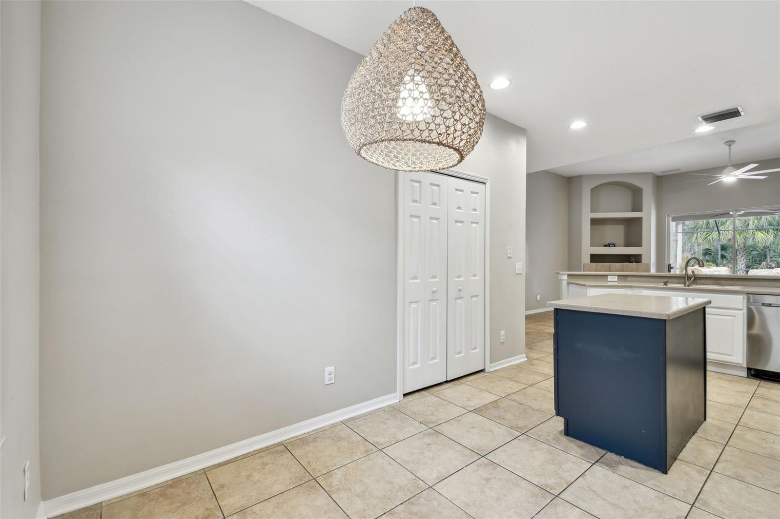 8106 KENDELWICK CT, TAMPA, FL, 33647
