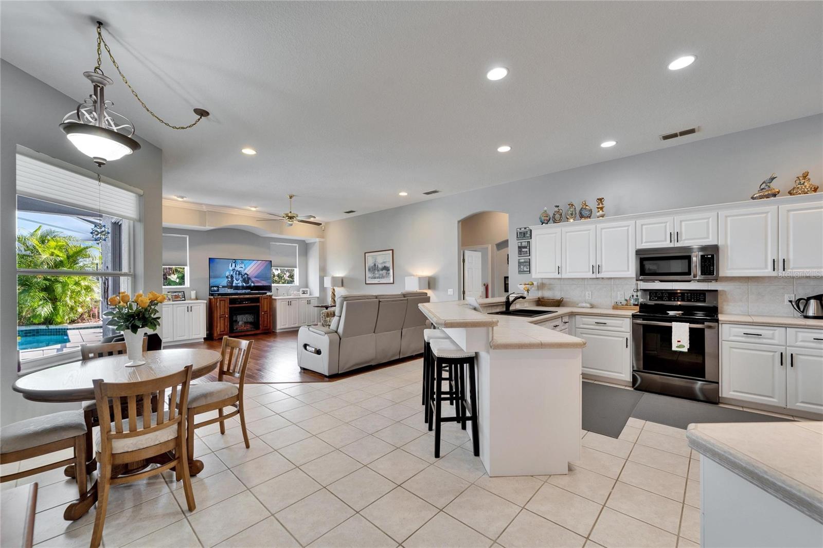 7068 ISLAND LAKE LN, LAKELAND, FL, 33813