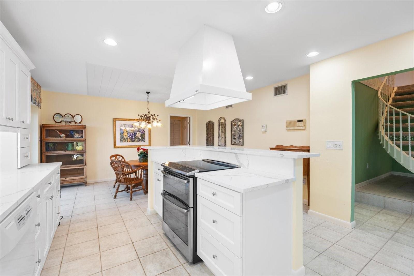 7056 HAWKS HARBOR CIR, BRADENTON, FL, 34207
