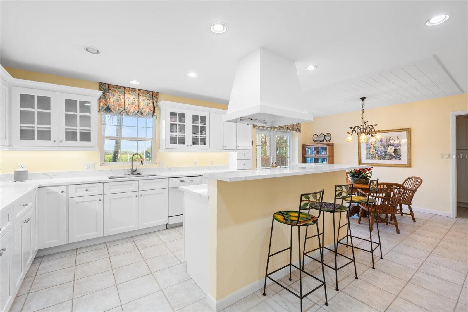 7056 HAWKS HARBOR CIR, BRADENTON, FL, 34207