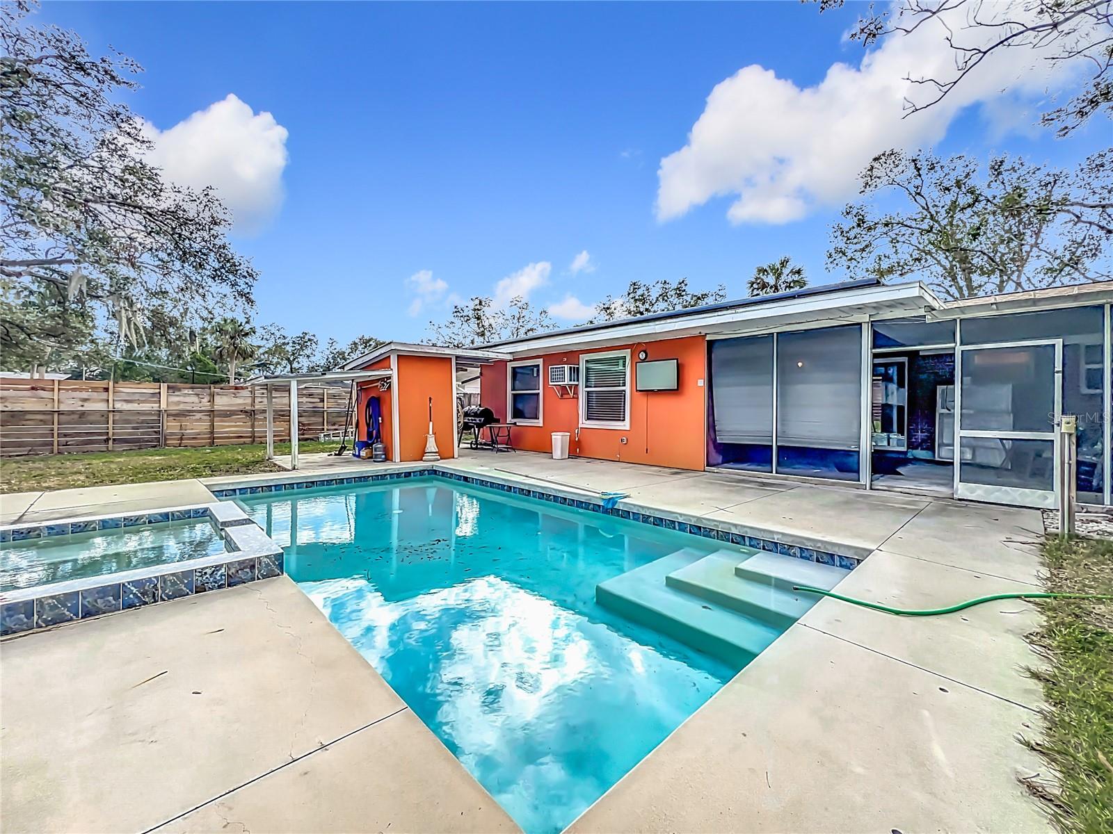 70 HORTON CIR, SARASOTA, FL, 34232